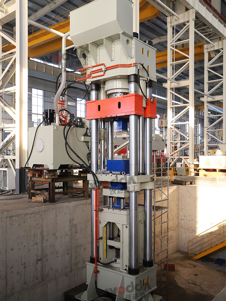 1000噸莫來(lái)石匣缽液壓機(jī)