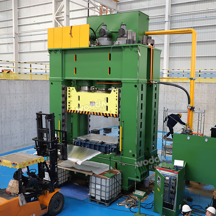 3000噸液壓機(jī)試機(jī)