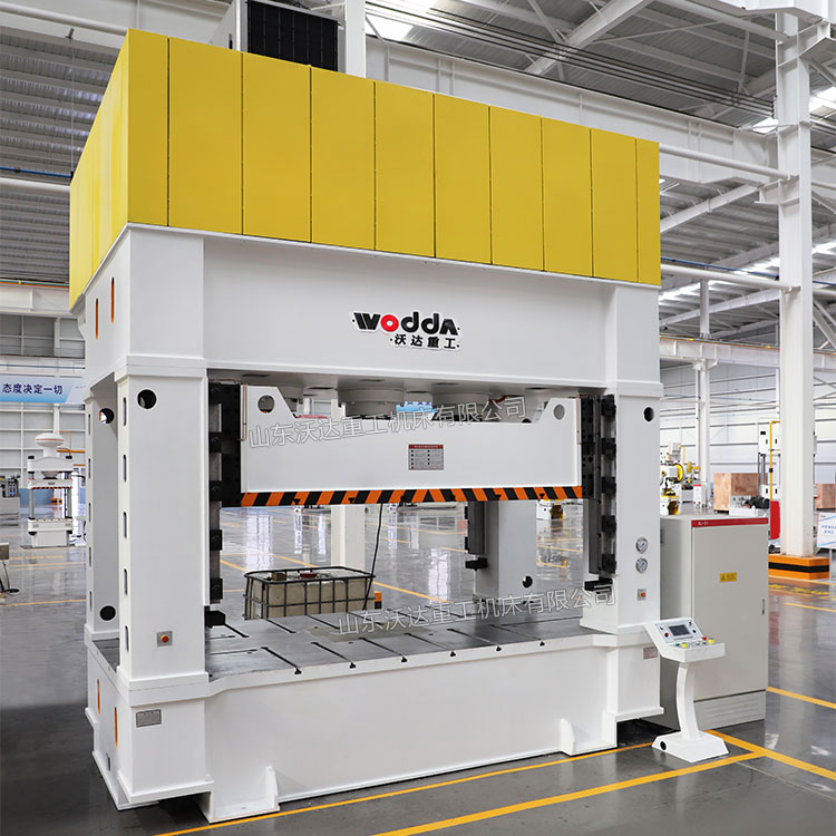 630噸框架式液壓機(jī) 630噸框架式液壓機(jī)